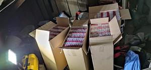 Zabezpieczone papierosy zapakowane w kartony.