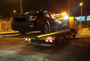 Zabezpieczone na lawecie BMW.