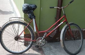 czerwony rower 36-latka