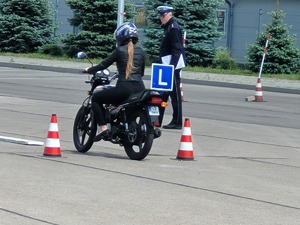 jazda motocyklem podczas turnieju