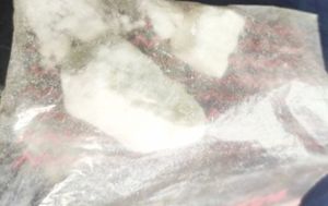narkotyki w foliowym woreczku znalezione podczas kontroli drogowej w Łucce Kolonii
