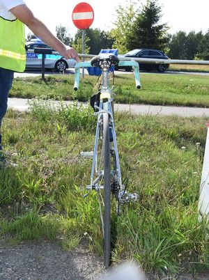 zdjęcie przedstawia rower, który brał udział we wczorajszym zdarzeniu w  Pałecznicy -Kolonii