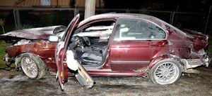 Zdjęcie uszkodzonego samochodu BMW