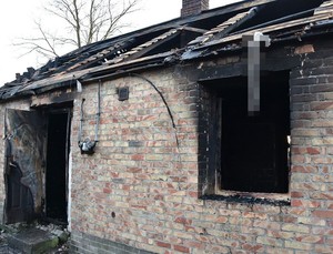 fragment spalonego domu
