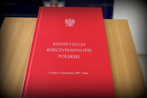 Konstytucja Rzeczypospolitej Polskiej z dnia drugiego kwietnia 1997 roku.