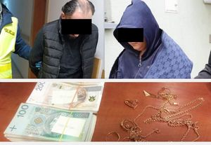 Zdjęcie przedstawia zatrzymane osoby do oszustwa oraz zabezpieczone pieniądze oraz biżuterię.