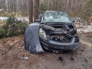 zniszczony pojazd wskutek wypadku