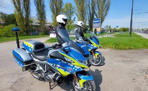 policyjni motocyklisci