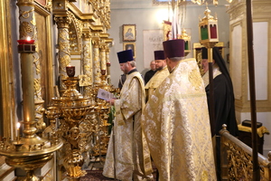 arcybiskup lubelski i chełmski Abel, naczelny prawosławny kapelan Policji ks. Andrzej Bołbot, ksiądz Marcin Gościk z prawosławnej diecezji lubelsko-chełmskiej podczas mszy