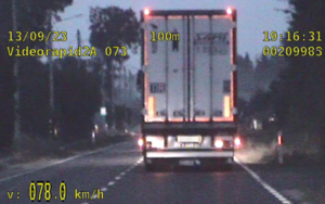 zdjęcie ciężarówki z videorejestratora