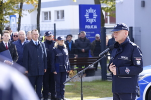 Komendant Główny Policji  generalny inspektor Jarosław Szymczyk przemawia do zgromadzonych gości i funkcjonariuszy.