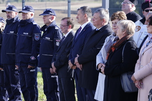 Na zdjęciu widzimy Ministra Spraw Wewnętrznych i Administracji Mariusza Kamińskiego z kierownictwem Lubelskiej Policji oraz z zaproszonymi goścmi.