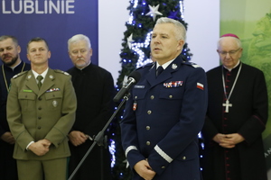 Nadinspektor Artur Bielecki składa życzenia świąteczne służbom mundurowym.