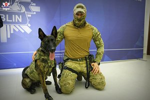 kontrterrorysta z psem