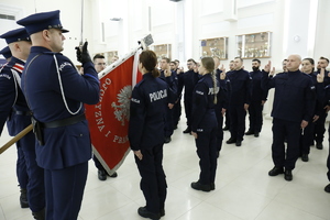 Nowi funkcjonariusze ślubują na Sztandar Komendy Wojewódzkiej Policji  w Lublinie.