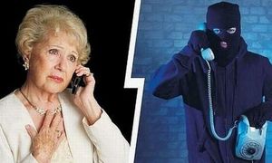 poglądowe zdjęcie przedstawia mężczyznę ubranego w kominiarkę oraz przerażoną kobietę, która odbiera telefon