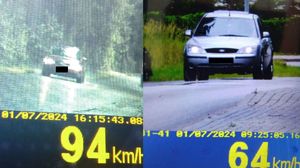 Zdjęcie przedstawia dwa ujęcia wyświetlacza z miernika prędkości na których widoczne są dwa pojazdy Audi i Ford