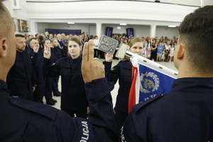 Policjanci ślubują na Sztandar Komendy Wojewódzkiej Policji w Lublinie