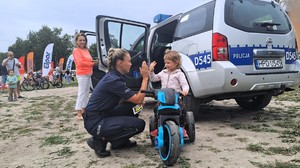 policjantka z dziećmi