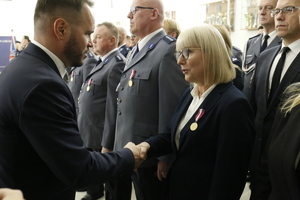 Wojewoda Lubelski odznacza pracownice Lubelskiej Policji.