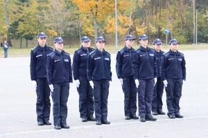 uczniowie klasy mundurowej