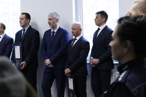 wyróżnieni ryngrafami goście podczas zbiórki