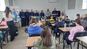 Organizatorzy podsumowują eliminacje i gratulują zwycięzcom.