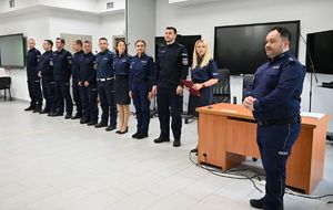 kadra dydaktyczna podczas zakończenia szkolenia. Przemowa kierownika ośrodka