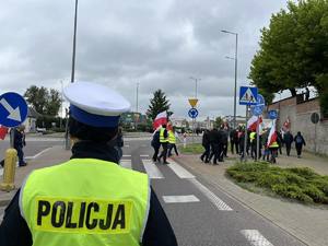 policjant podczas służby w Piaskach
