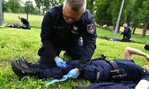 policjanci podczas ćwiczeń