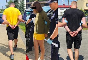 kolaż zdjęć z zatrzymanymi sprawcami pobicia,. Dwóch mężczyzn prowadzonych przez policjatów oraz 18-latka