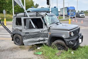 uszkodzony samochód osobowy