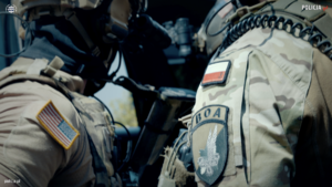 fragmenty mundurów kontrterrorystów