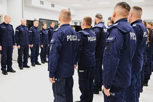 kadra Ośrodka Szkolenia Policji w Lublinie i słuchacze kursu aspiranckiego podczas zbiórki