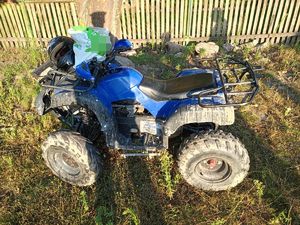 Pojazd typ quad koloru niebieskiego który brał udział w zdarzeniu drogowym