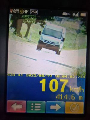 zdjęcie z policyjnego miernika prędkości