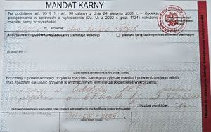 wypełni0ony blankiet mandatu karnego
