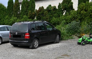 zaparkowany samochód marki Volkswagen