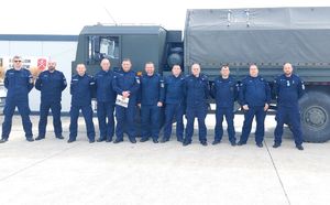 wspólne zdjęcie policjantów
