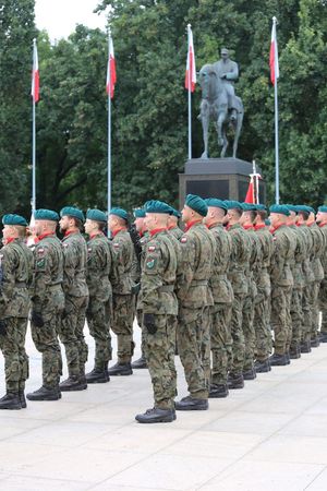 żołnierze na Placu Litewskim