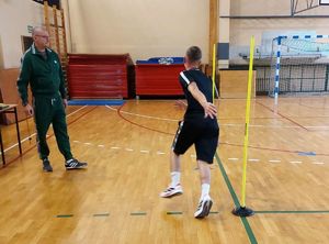 kandydaci przechodzą test sprawności fizycznej