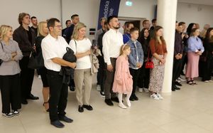 zaproszeni goście podczas uroczystości