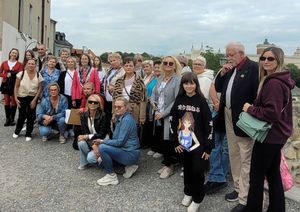 zdjęcie grupowe podopiecznych fundacji