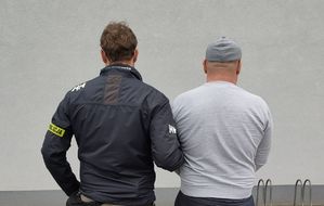 zatrzymany razem z policjantem