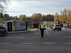 działania policjantów w okolicy cmentarzy