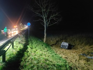wypadek w Suminie. Pojazd poza drogą