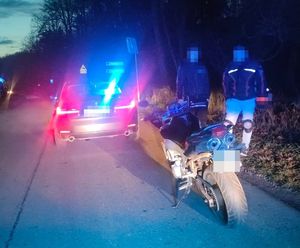 zatrzymany po pościgu motocyklista i jego pasażer