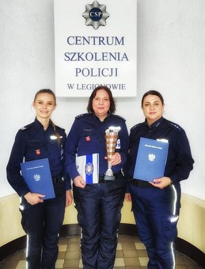 policjantki z pucharem