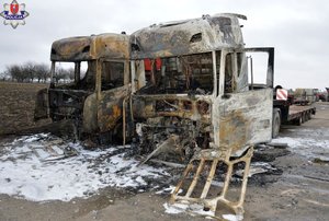 spalone dwie ciągniki siodłowe