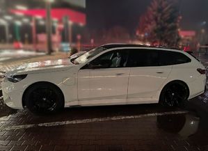 odzyskane skradzione białe BMW